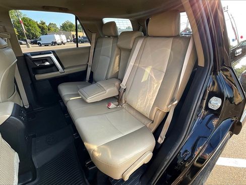 Used 2018 Toyota 4Runner SR5 Premium image 26