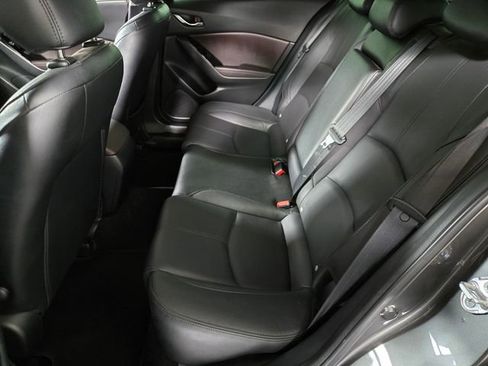 Used 2018 MAZDA MAZDA3 Grand Touring image 15