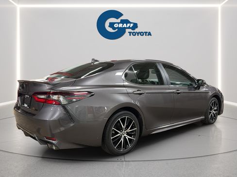 Used 2024 Toyota Camry SE w/ Cold Weather Package FWD image 6