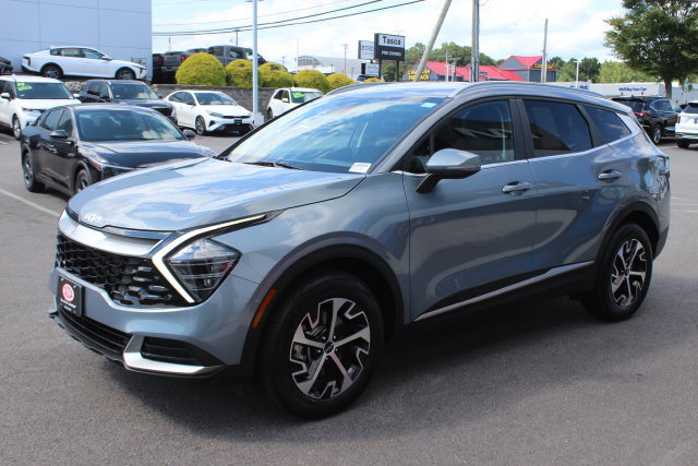 Used 2024 Kia Sportage EX AWD/4WD image 2