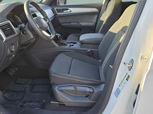 Used 2021 Volkswagen Atlas Cross Sport S image 8