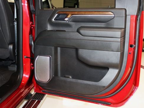 Used 2025 Chevrolet Silverado 2500 High Country w/ Technology Package image 81