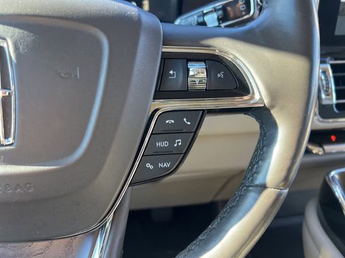 Used 2021 Lincoln Navigator Reserve w/ Luxury Package image 18
