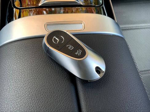 Certified 2024 Mercedes-Benz GLC 300 4MATIC w/ Driver Assistance Package image 15