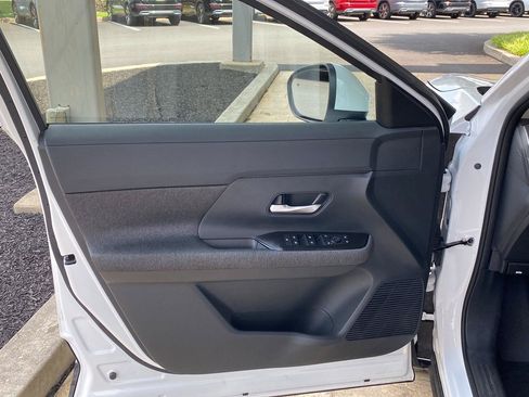 Certified 2025 Nissan Kicks SV AWD/4WD image 20