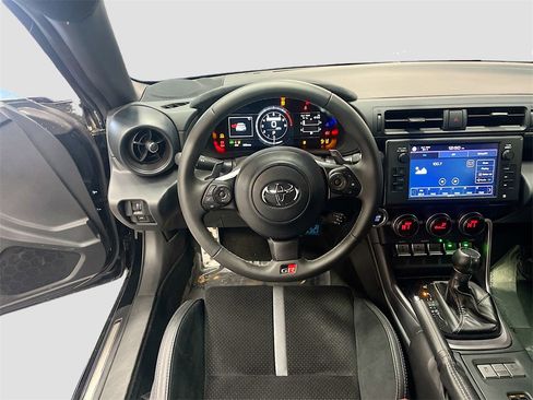 Used 2025 Toyota GR86 Premium image 23