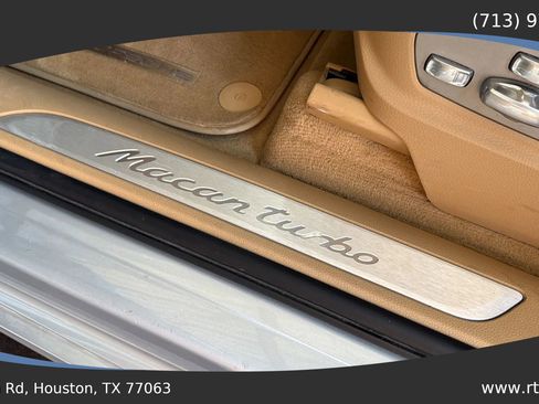 Used 2015 Porsche Macan Turbo image 25