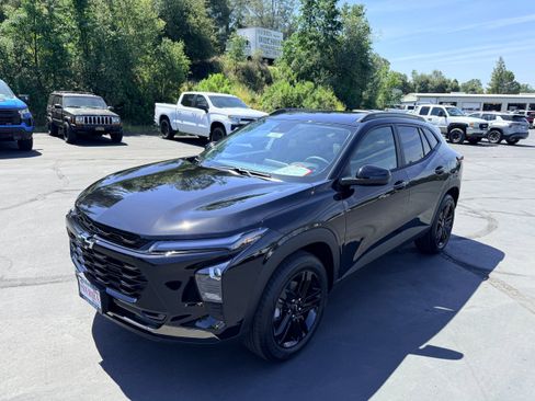 New 2026 Chevrolet Trax ACTIV w/ Driver Confidence Package FWD image 1