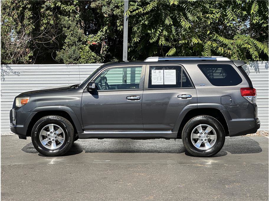 Used 2010 Toyota 4Runner SR5 AWD/4WD image 9