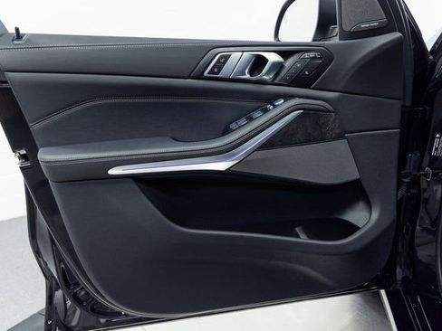 Used 2024 BMW X7 xDrive40i image 11