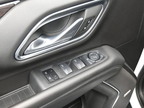 Used 2024 Chevrolet Suburban LT image 17