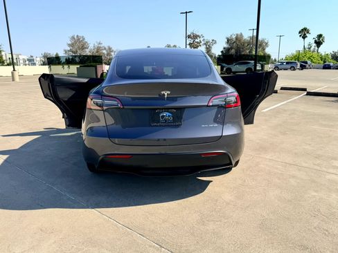 Used 2023 Tesla Model Y AWD image 40