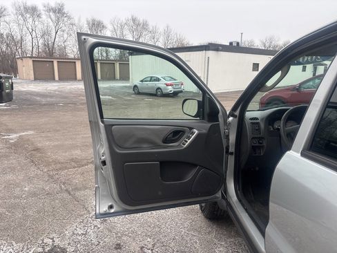 Used 2007 Ford Escape XLT image 17