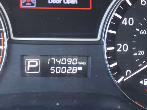 Used 2015 Nissan Altima 2.5 SV w/ Convenience Package FWD image 11