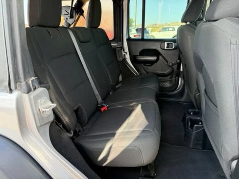 Used 2018 Jeep Wrangler Unlimited Sport AWD/4WD image 27