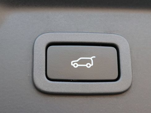 Used 2019 Land Rover Range Rover Velar R-Dynamic HSE AWD/4WD image 37