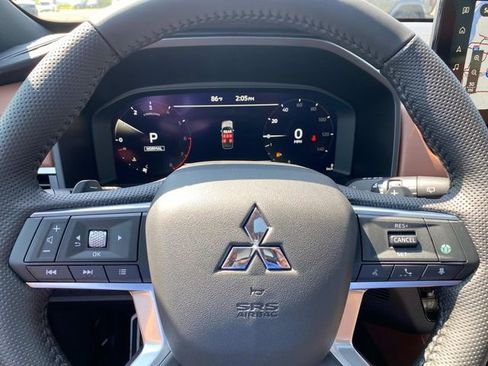 New 2025 Mitsubishi Outlander SEL image 15