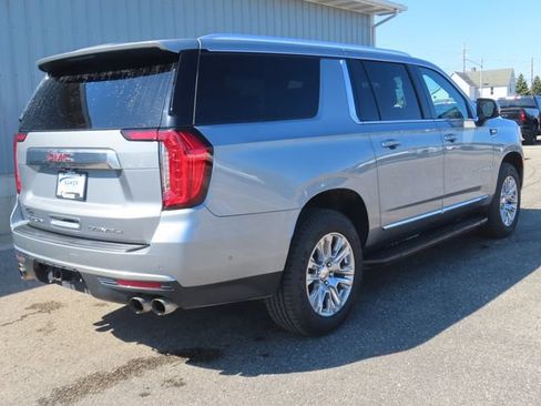 Used 2024 GMC Yukon XL Denali w/ Advanced Technology Package AWD/4WD image 3