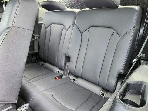 Used 2023 Audi Q7 3.0T Premium Plus AWD/4WD image 18