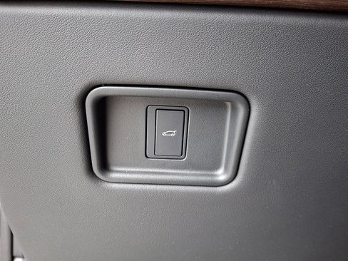 Used 2023 Land Rover Range Rover SE image 23