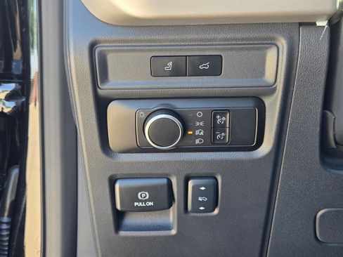 Used 2024 Ford Expedition Max XLT AWD/4WD image 17
