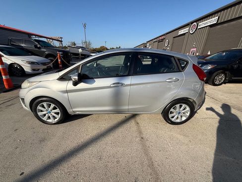 Used 2013 Ford Fiesta SE image 24