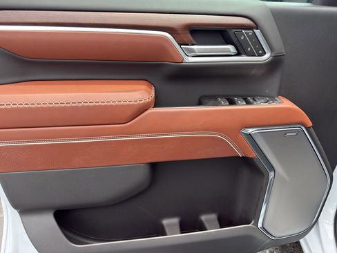 New 2026 GMC Sierra 2500 Denali Ultimate AWD/4WD image 9