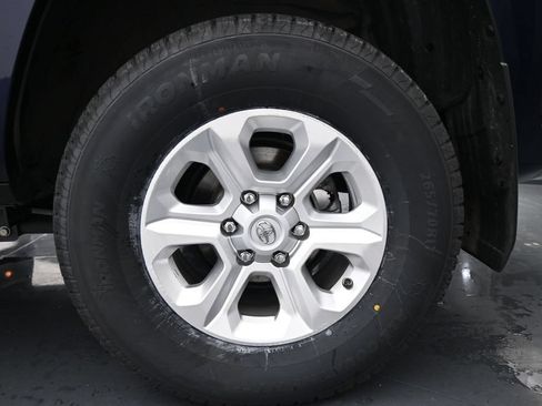 Used 2024 Toyota 4Runner SR5 AWD/4WD image 15