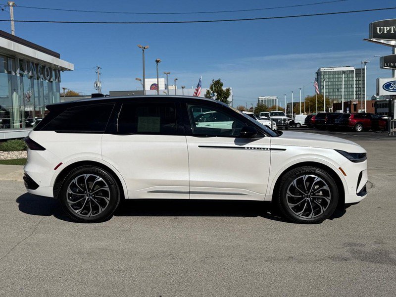 Certified 2024 Lincoln Nautilus Reserve w/ Equipment Group 202A AWD/4WD image 2