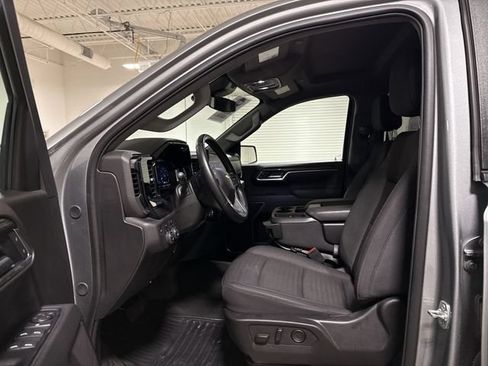 Used 2025 Chevrolet Silverado 1500 LT AWD/4WD image 20