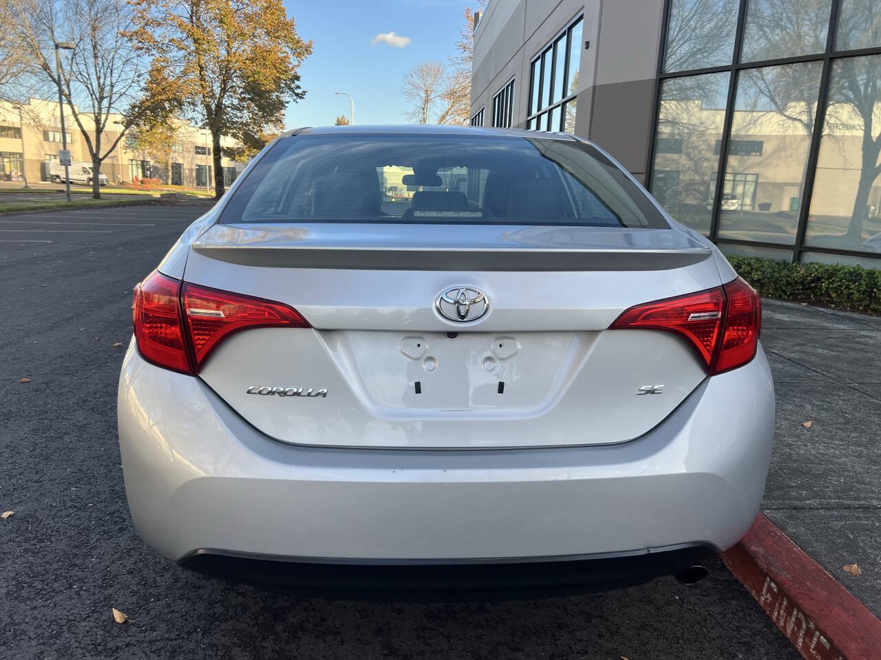 Used 2017 Toyota Corolla SE FWD image 4