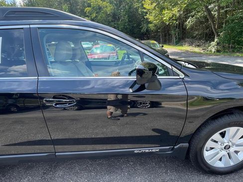 Used 2016 Subaru Outback 2.5i Premium AWD/4WD image 11