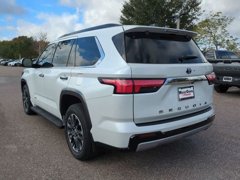 Used 2023 Toyota Sequoia Limited image 4