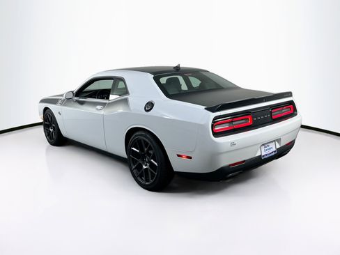 Used 2019 Dodge Challenger R/T w/ T/A Package image 7