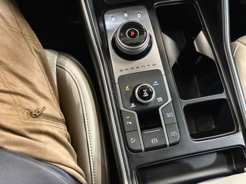 Certified 2023 Kia Sorento EX image 23