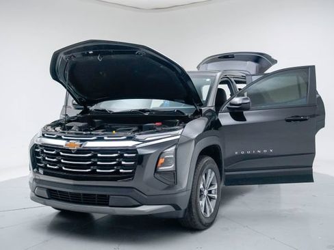 Used 2026 Chevrolet Equinox LT AWD/4WD image 16