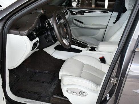 Used 2017 Porsche Macan S image 14