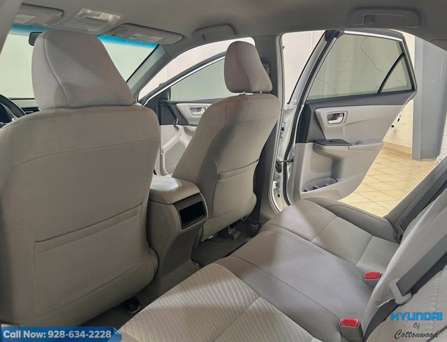 Used 2017 Toyota Camry LE FWD image 12