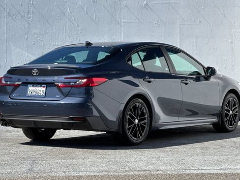 Used 2026 Toyota Camry SE FWD image 3