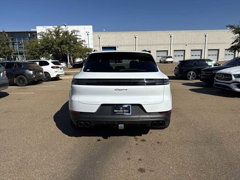 Used 2025 Porsche Cayenne image 5