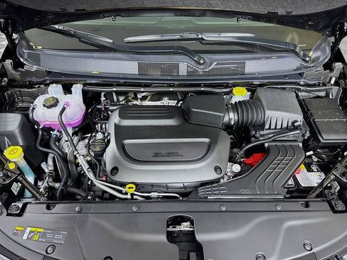 New 2026 Chrysler Pacifica Limited FWD image 33