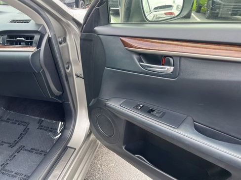 Used 2015 Lexus ES 350 w/ Luxury Package FWD image 51