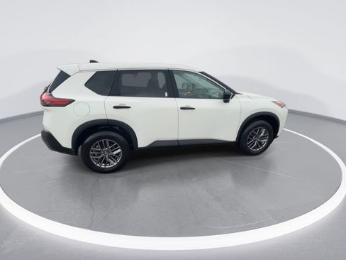 Used 2023 Nissan Rogue S AWD/4WD image 9