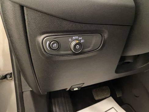 Used 2018 Chevrolet Equinox LT AWD/4WD image 31