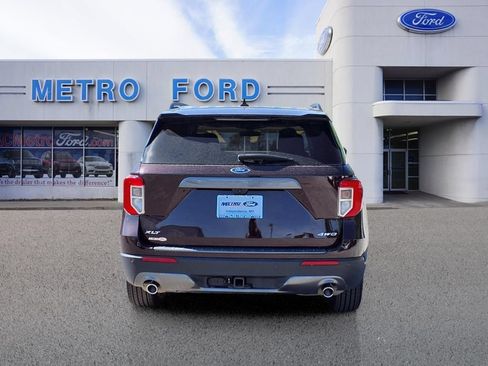 Certified 2023 Ford Explorer XLT w/ Equipment Group 202A AWD/4WD image 4