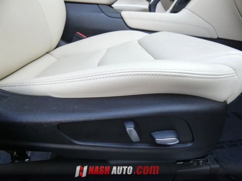 Used 2019 Cadillac XT5 FWD image 26