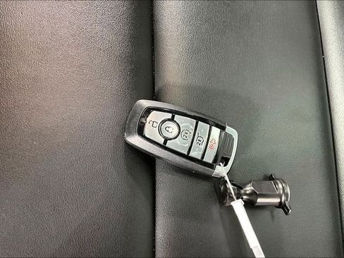Used 2024 Ford Explorer XLT w/ Equipment Group 202A AWD/4WD image 33