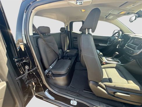 Used 2021 Chevrolet Colorado LT image 24
