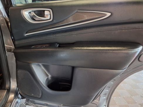 Used 2019 INFINITI QX60 Luxe w/ Essential Package image 12