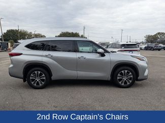 Used 2022 Toyota Highlander XLE video 3